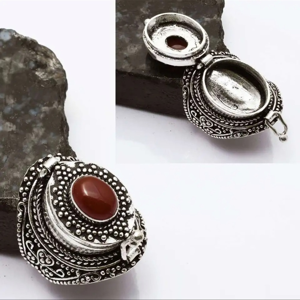 #195 Carnelian Handcrafted Poison ☠️ Ring 💍 Size 8.25 NWOT